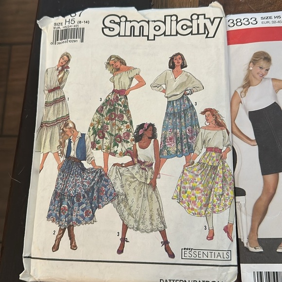 Sewing patterns x5 - Picture 6 of 6